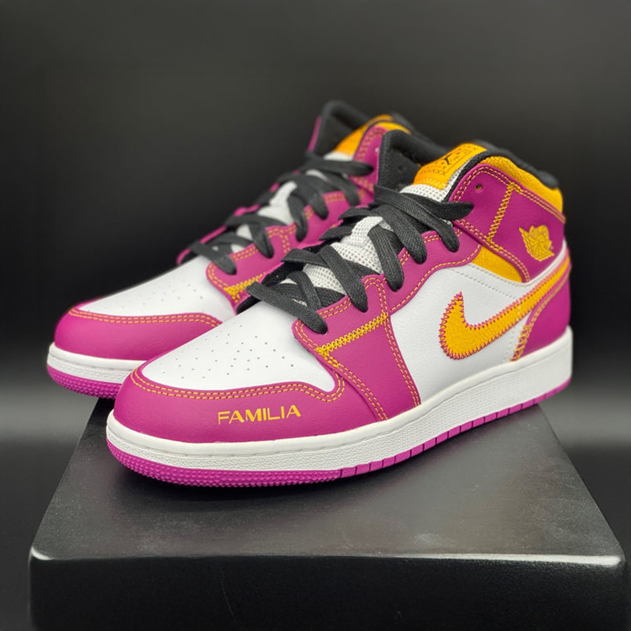 Jordan 1 Mid White University Gold