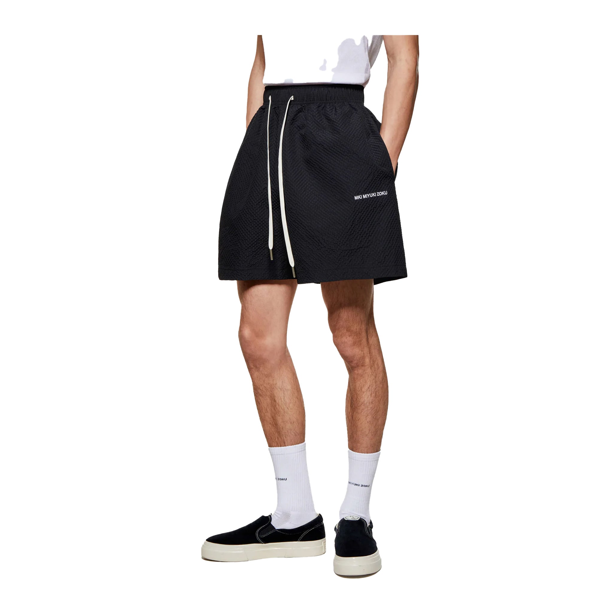 SEERSUCKER SHORTS - BLACK