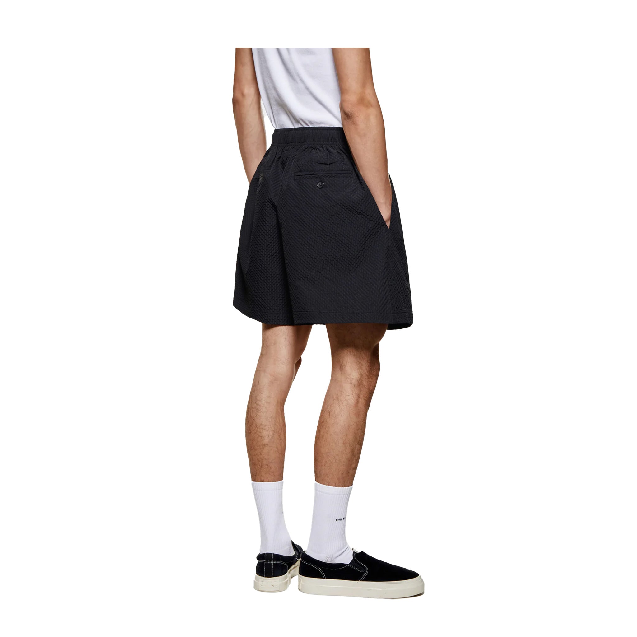 SEERSUCKER SHORTS - BLACK