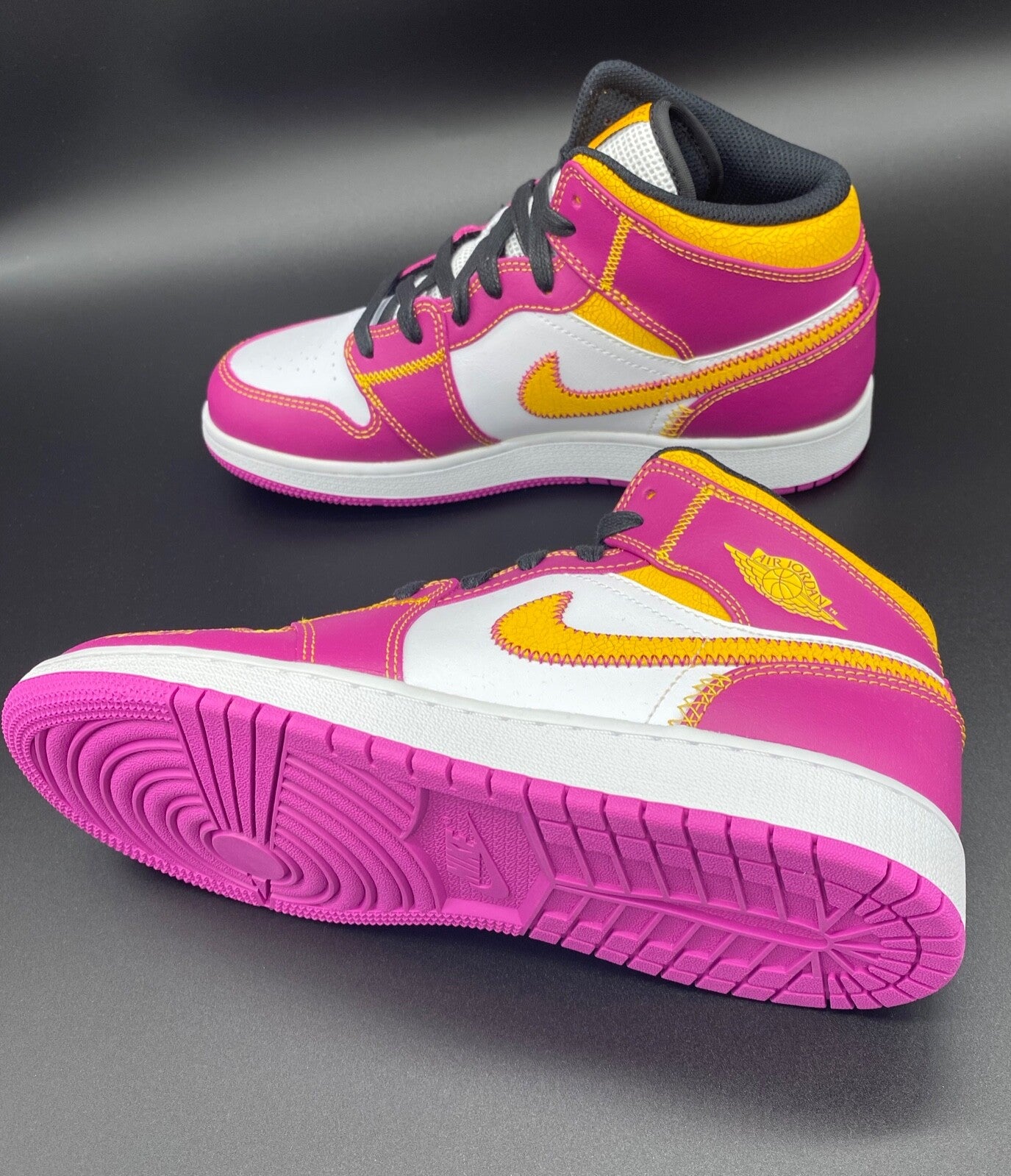 Jordan 1 Mid White University Gold