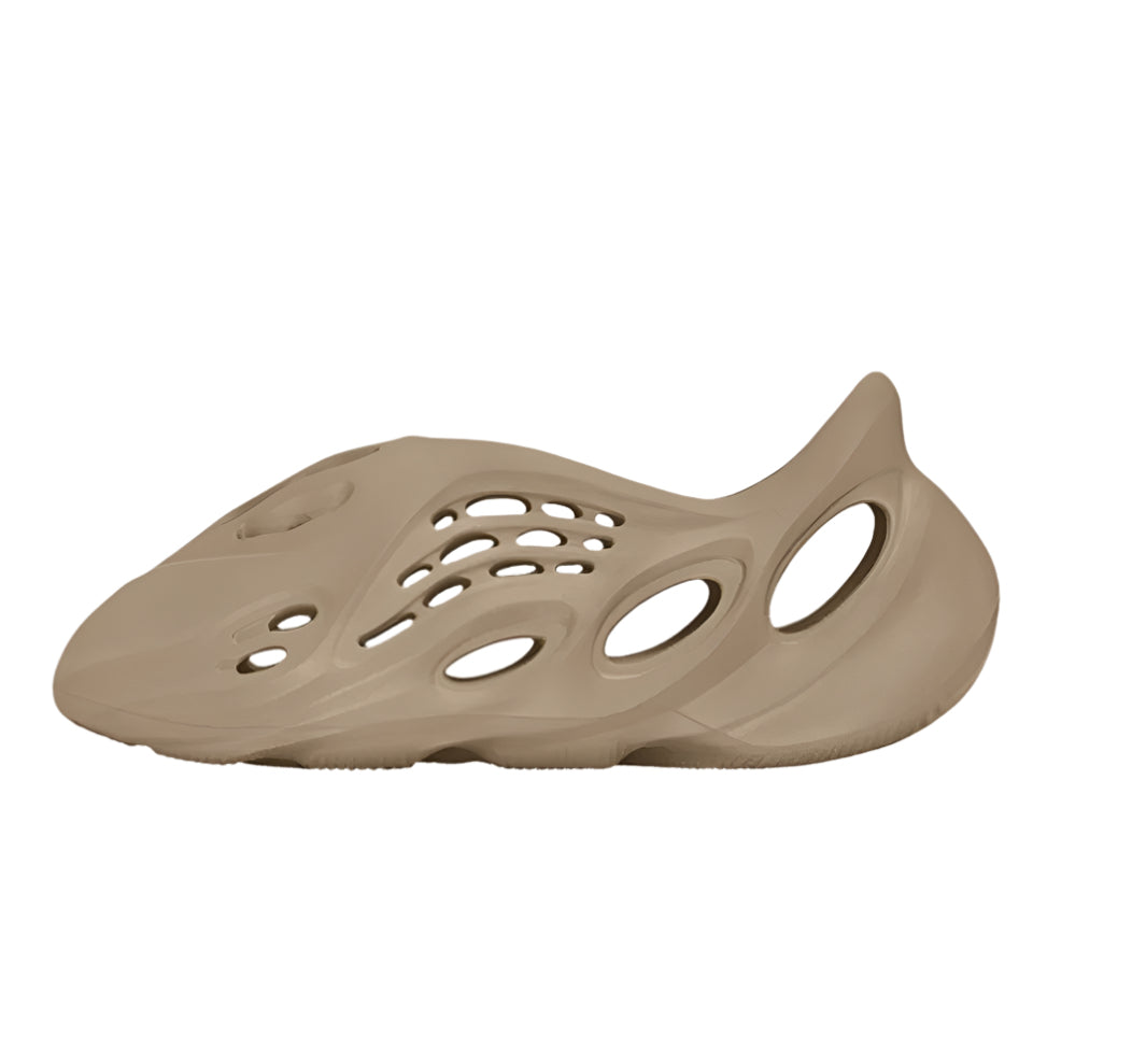 Yeezy foam runner clay