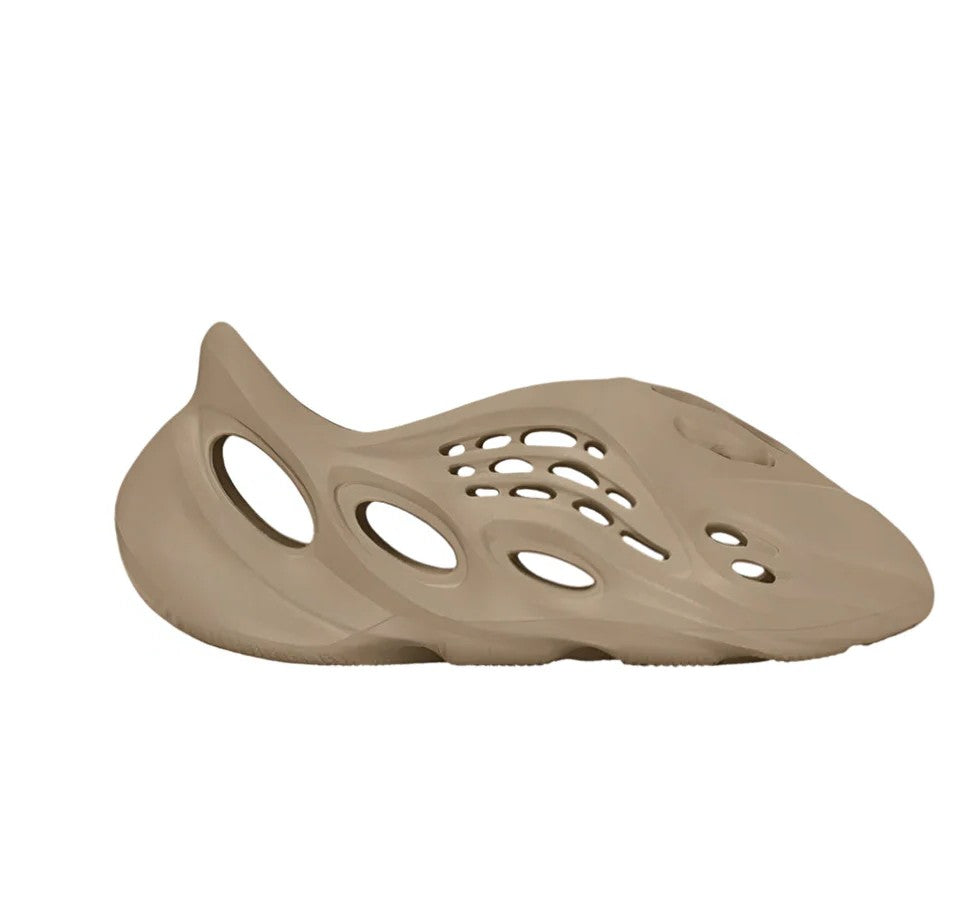 Yeezy foam runner clay